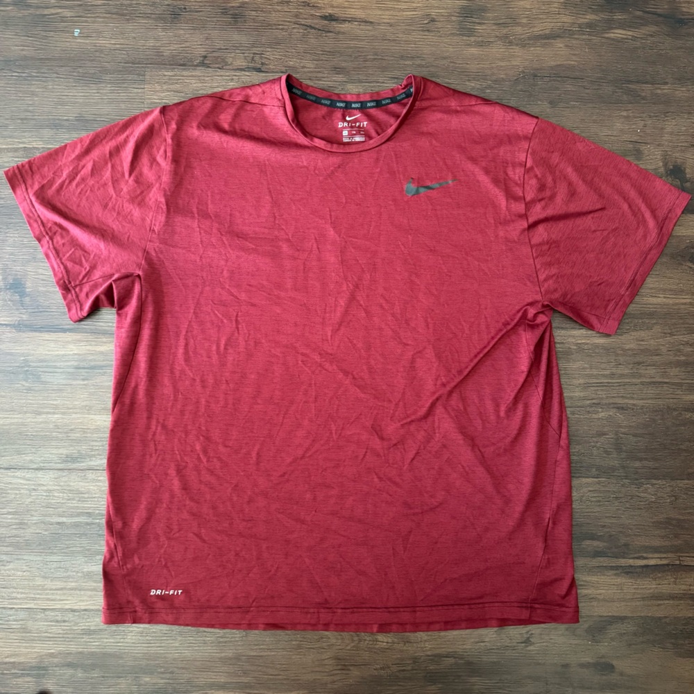 Nike Men's Crimson Short Sleeve Tee